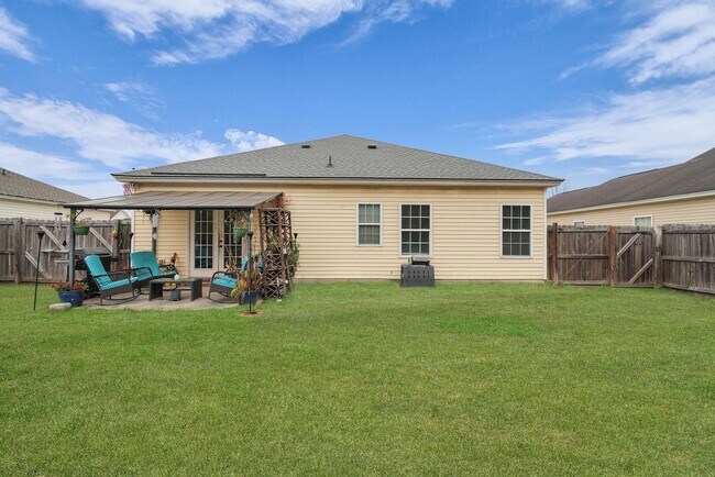 Building Photo - Charming 3BR Home in Richmond Hill with Pond View & Great Location!