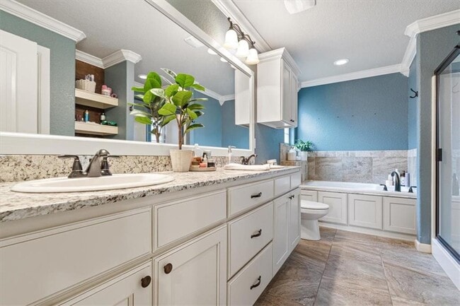 Building Photo - 711 Tamarron Dr
