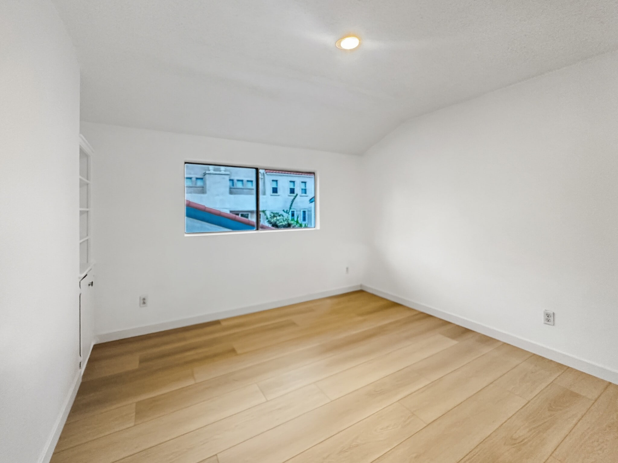 Third Bedroom - 727 E Tujunga Ave