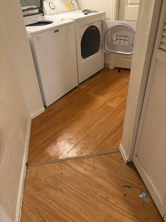 Building Photo - 2002 Baseline Rd