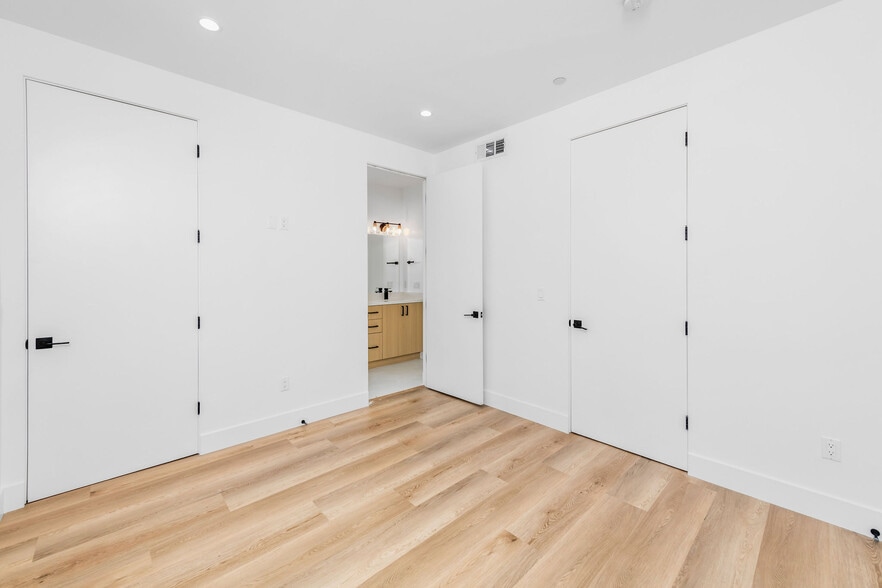 Building Photo - 4337 Dixie Canyon Ave