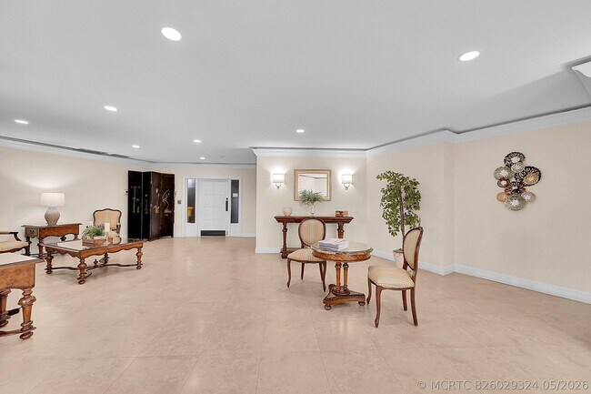 Building Photo - 2871 N Ocean Blvd
