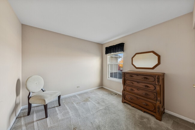 Building Photo - 36119 N New Bridge Ct