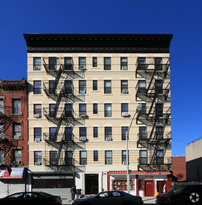 Building Photo - 1664 Park Ave