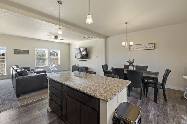 Building Photo - Spacious 3-Bed, 2-Bath Modern Home on 1.16...