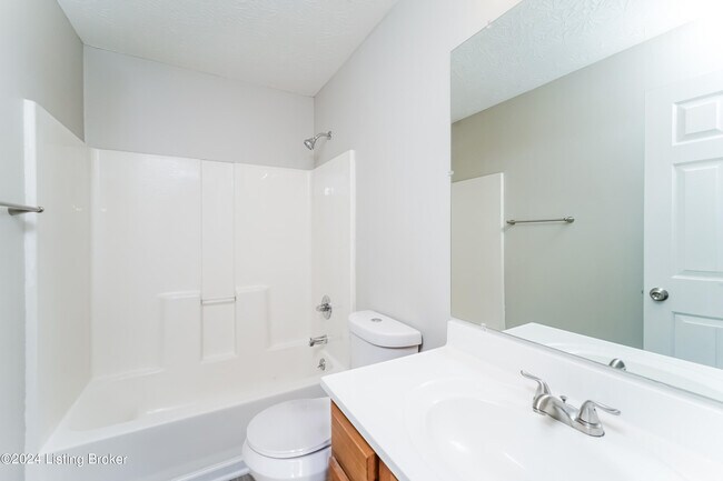 Building Photo - 6905 Wood Rd