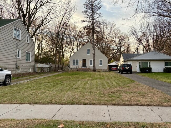 Building Photo - 19365 Grandview St