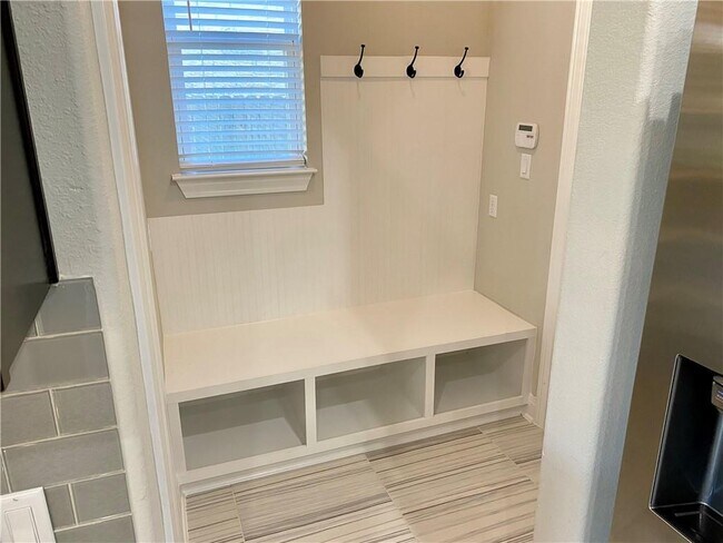 Building Photo - 4628 Katherine Dr