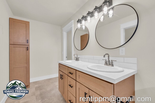 Building Photo - 11232 W Springgold Dr