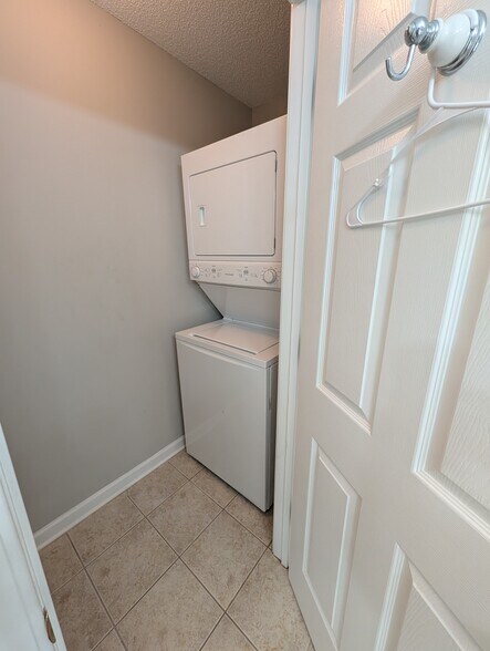 Laundry in Master Bedroom - 682 Wilshire Ln