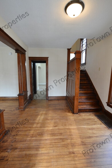 Building Photo - 505 Park Dr