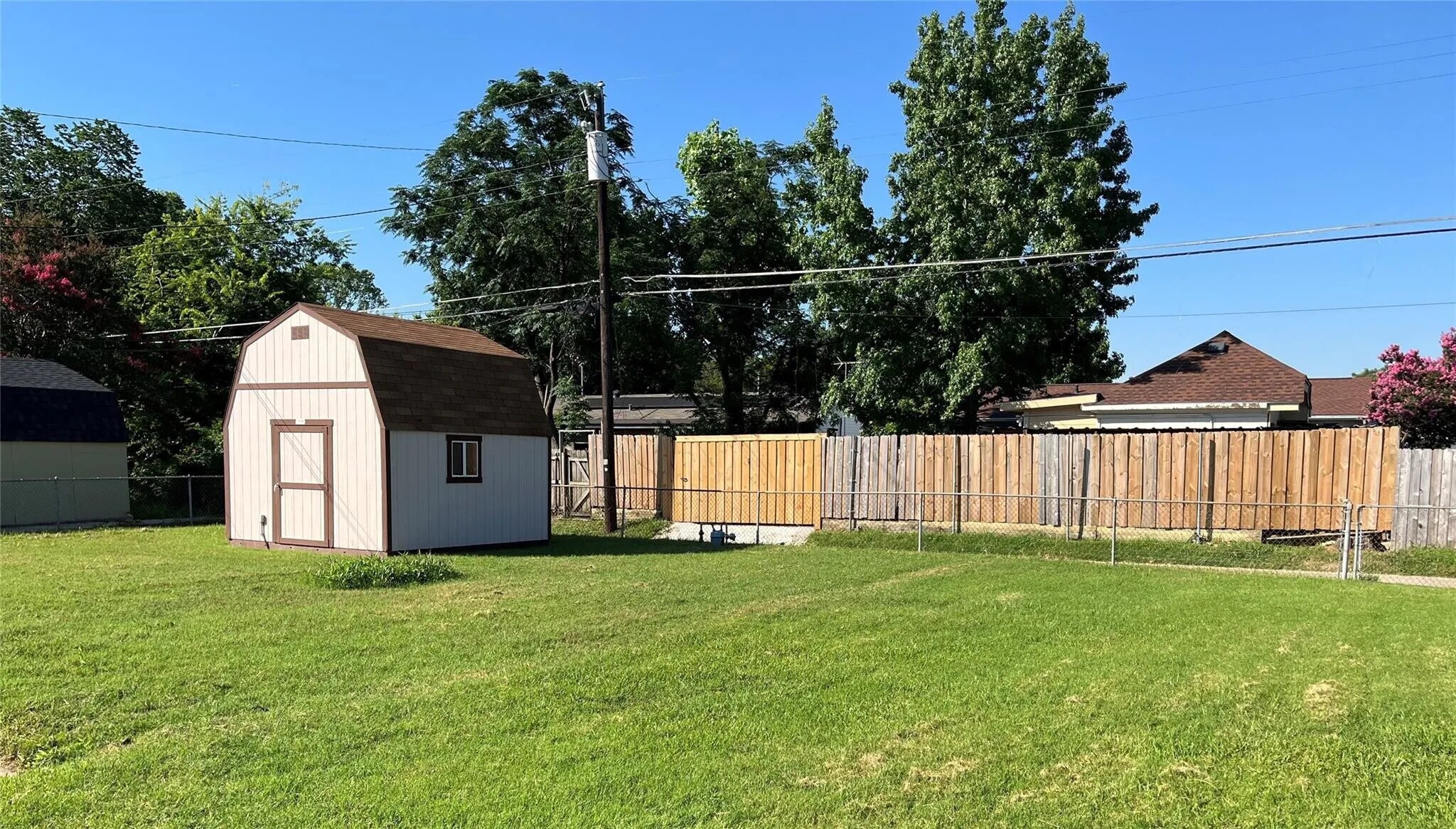 Building Photo - 1727 Waldrop St