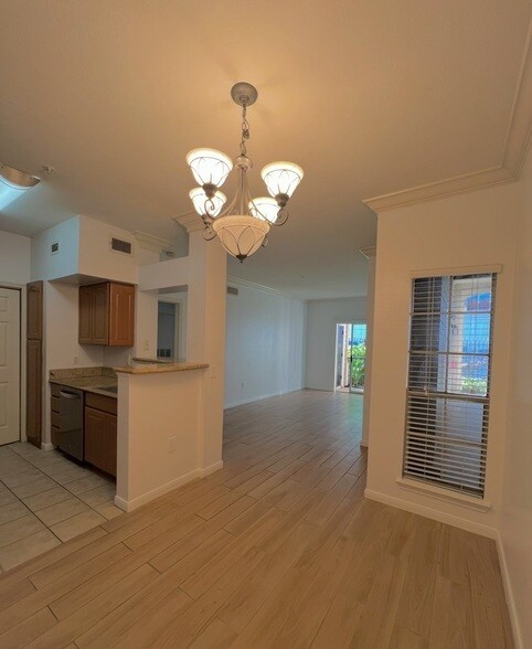 Building Photo - 3231 Allen Pkwy