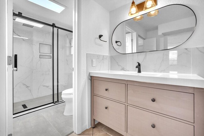 Building Photo - 3100 N Pine Island Rd