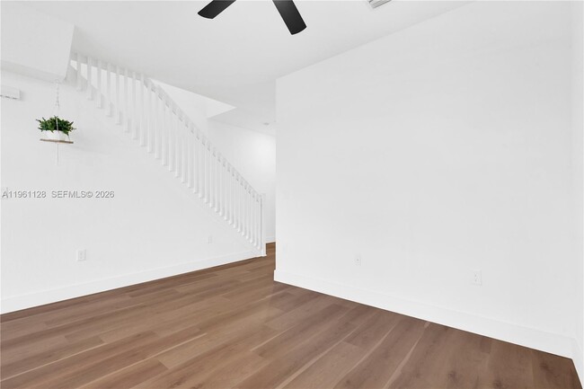 Building Photo - 859 NE 211th St