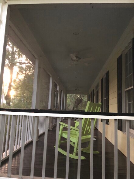 Front porch - 15 Morven Ln