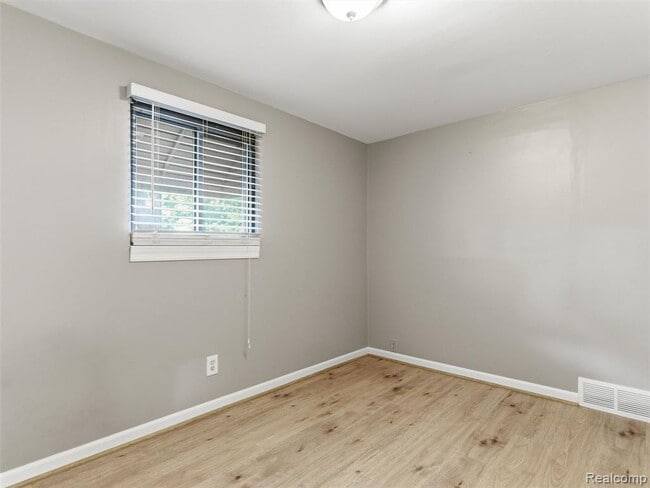 Building Photo - 404 La Plaza Ct