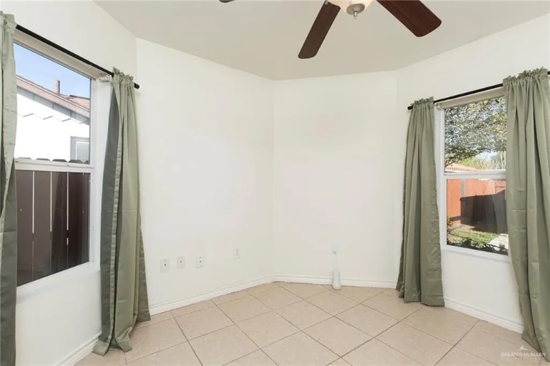 Building Photo - 816 Ivy Ave