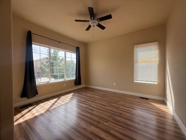 Building Photo - 5-bedroom home with expansive mountain views!