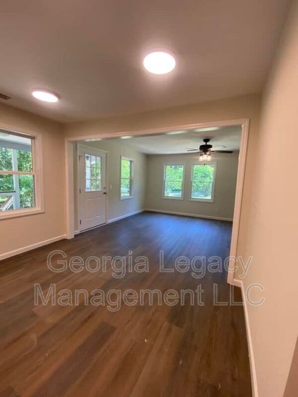 Building Photo - 140 Henry Meyer Rd