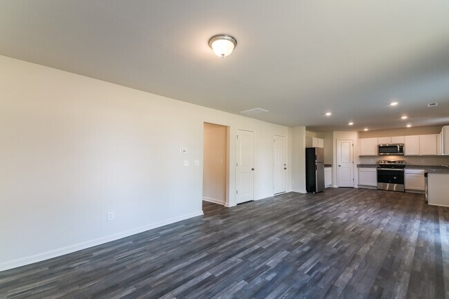 Building Photo - 210 Kyle's Dr