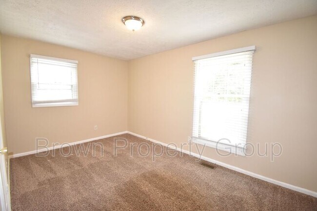 Building Photo - 333 McFadyen Dr