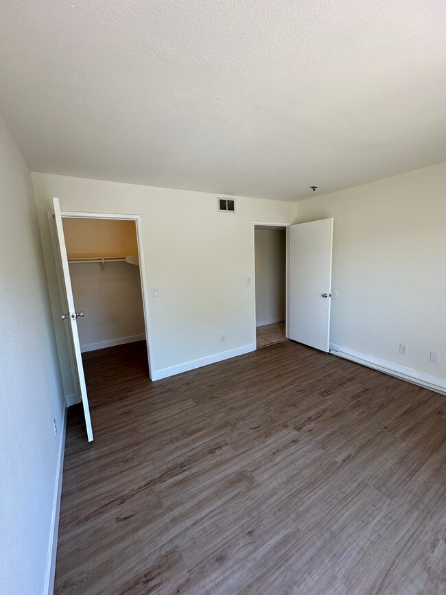 Building Photo - 11471 Bessemer St