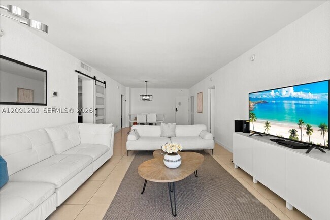 Building Photo - 4001 S Ocean Dr