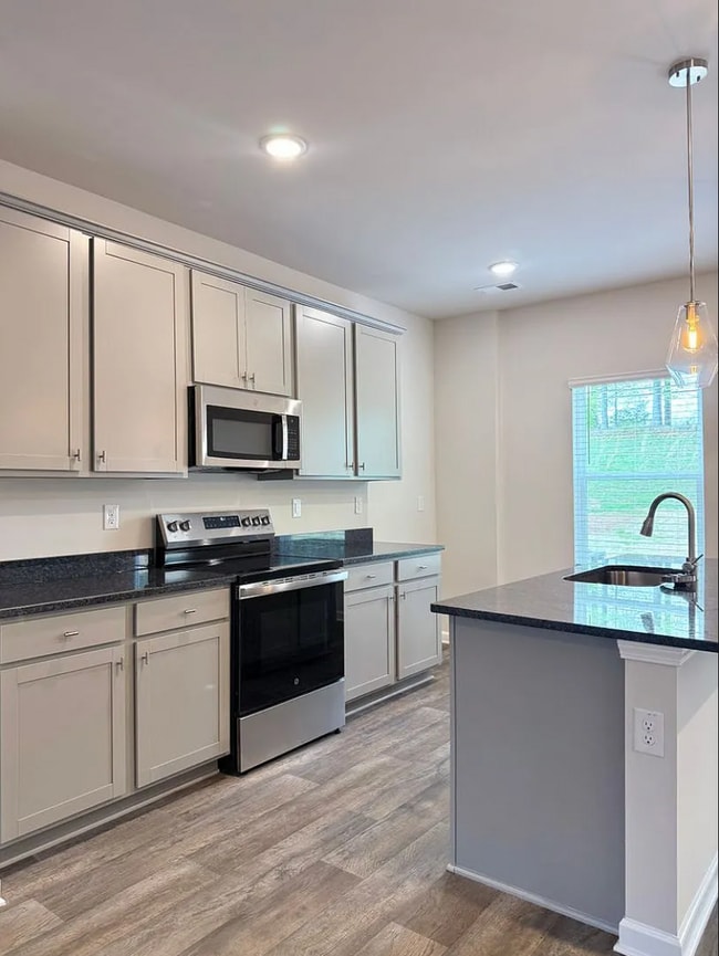 Building Photo - 3 Bed Townhome For Lease At The Hamlet At Wyndham