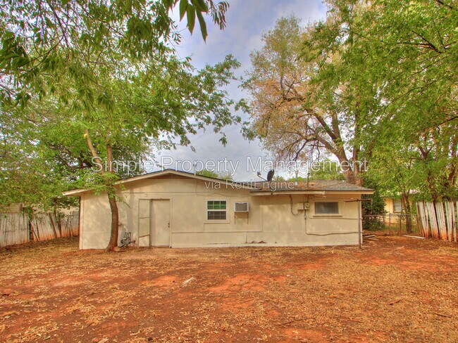 Building Photo - 4012 Parkwoods Ln