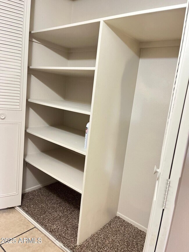 Building Photo - 6010 W Augusta Ave