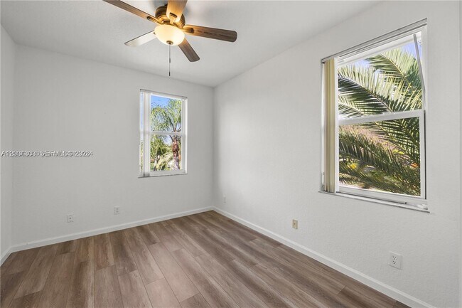 Building Photo - 16449 SW 84th Pl