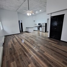 Building Photo - 480 Park St E