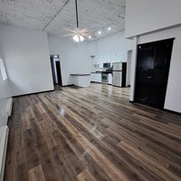 Building Photo - 480 Park St E