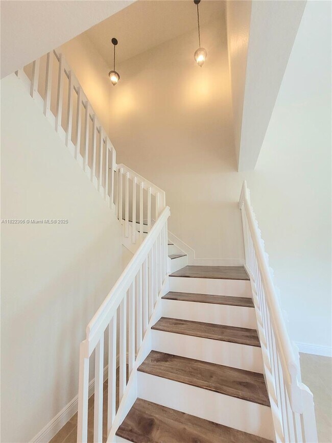 Building Photo - 1430 SW 147th Ter