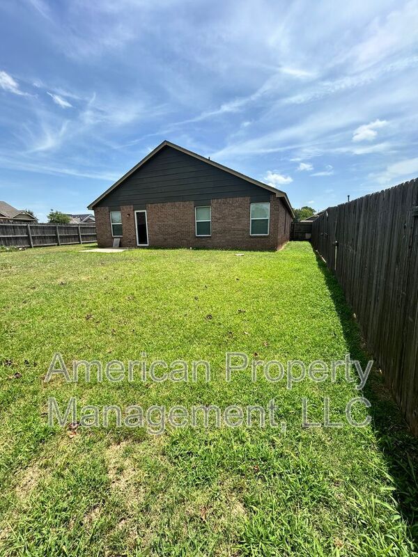 Building Photo - 4113 W 105th St S