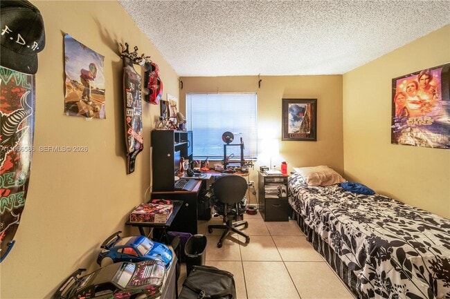 Building Photo - 9705 Fontainebleau Blvd