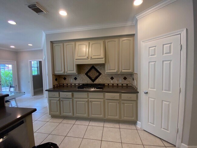 Building Photo - 1803 Red Bud Ln