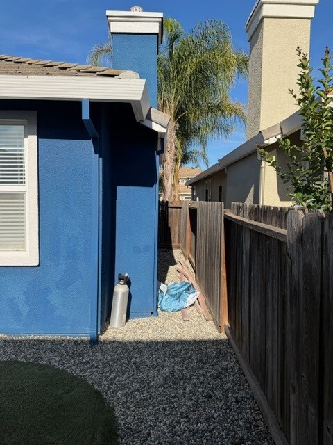 Building Photo - 508 Lassen Way