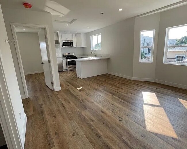 Building Photo - Spacious Updated 2BD/2BA in Prime Boyle Heights