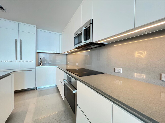 Building Photo - 68 SE 6th St