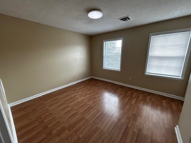 Building Photo - 1432 Bailey Cir