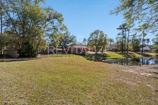 Building Photo - Beautiful 4-Bed 2-Bath Home on Corner Lot in Gated Community