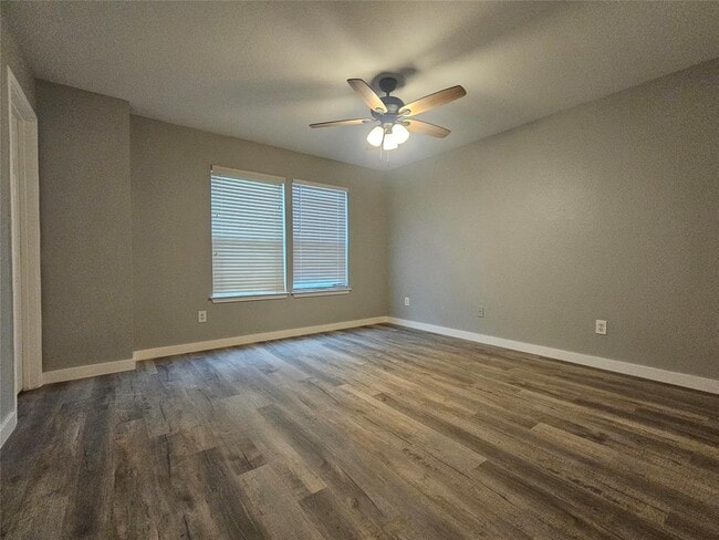 Building Photo - 2724 Fairview Dr