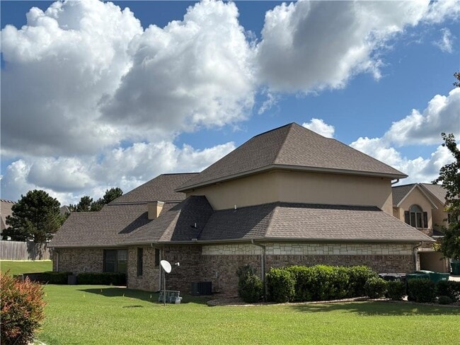 Building Photo - 2505 S Everest Ave