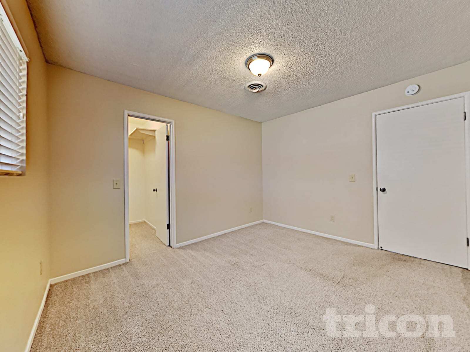 Building Photo - 619 E 24th St