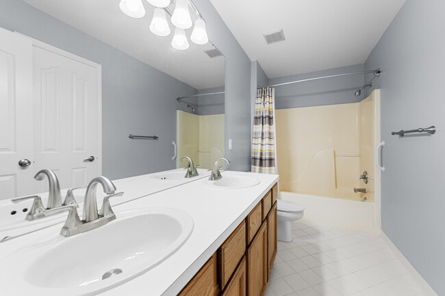 Building Photo - 47643 Ashford Dr S