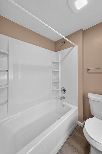 Building Photo - 1337 Ivydale Ave SW