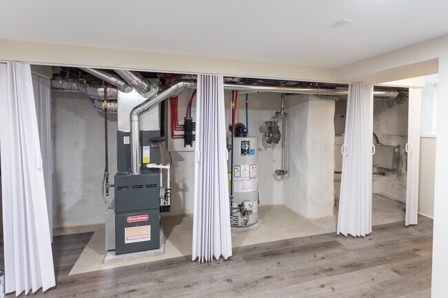 Building Photo - 5836 Alter St