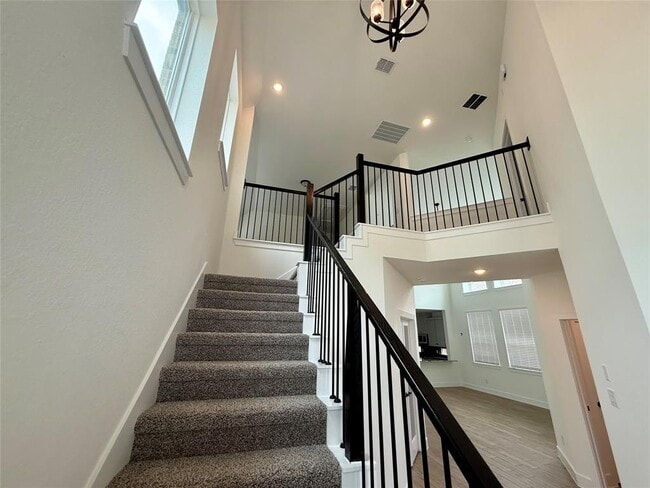 Building Photo - 31015 Myers Hvn Ln
